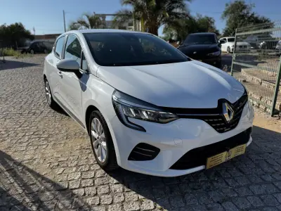 Renault Clio 2021 - 16400 EUR, 88000 km - AUTO.MOTO.pt - 88000km - foto 9 de 20