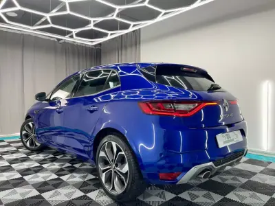 Renault Mégane 2016 - 13999 EUR, 182000 km - AUTO.MOTO.pt - 182000km - foto 5 de 22
