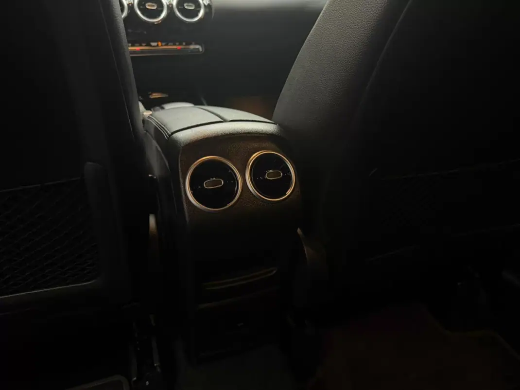 Mercedes-Benz GLA 250 2022 - 34000 EUR, 106000 km - AUTO.MOTO.pt - 106000km - foto 31 de 34