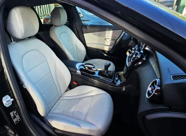 Mercedes-Benz C 180 2015 - 17500 EUR, 240000 km - AUTO.MOTO.pt - 240000km - foto 22 de 29
