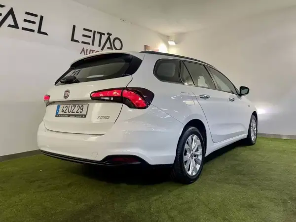 Fiat Tipo Station Wagon 2018 - 8750 EUR, 154000 km - AUTO.MOTO.pt - 154000km - foto 7 de 23