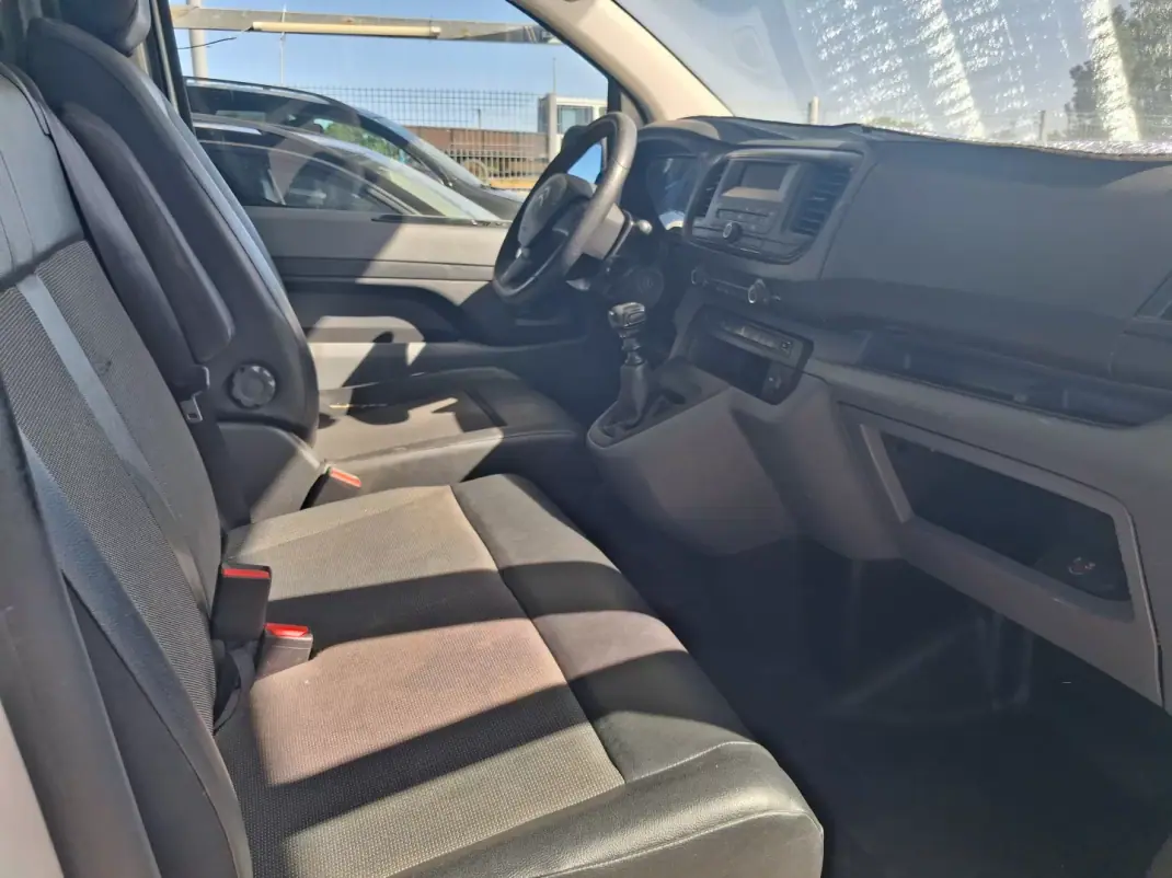Citroën Jumpy 2019 - 13900 EUR, 160000 km - 160000km - foto 9 de 12
