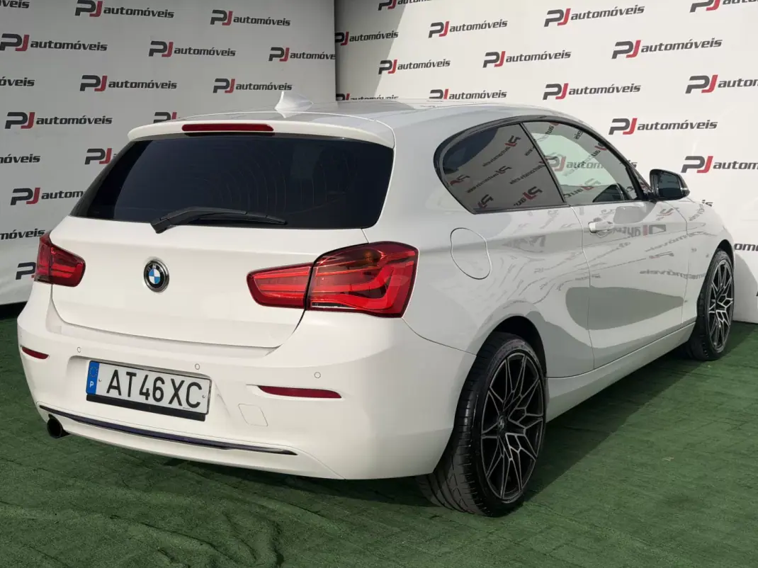 BMW 114 2015 - 11500 EUR, 241000 km - AUTO.MOTO.pt - 241000km - foto 6 de 20