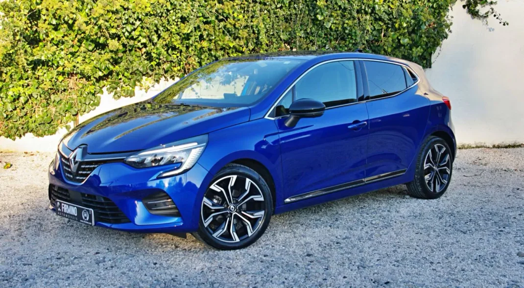 Renault Clio 2023 - 18900 EUR, 26048 km - AUTO.MOTO.pt - 26048km - foto 2 de 40