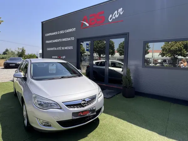 Opel Astra 2010 - 8000 EUR, 126000 km - AUTO.MOTO.pt - 126000km - foto 3 de 17