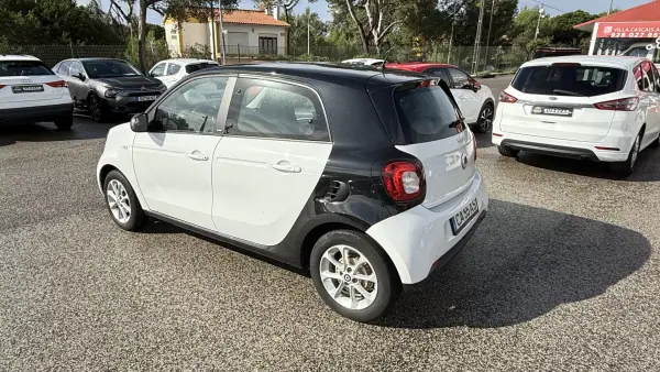 Smart ForFour 2017 - 11490 EUR, 22359 km - AUTO.MOTO.pt - 22359km - foto 31 de 48