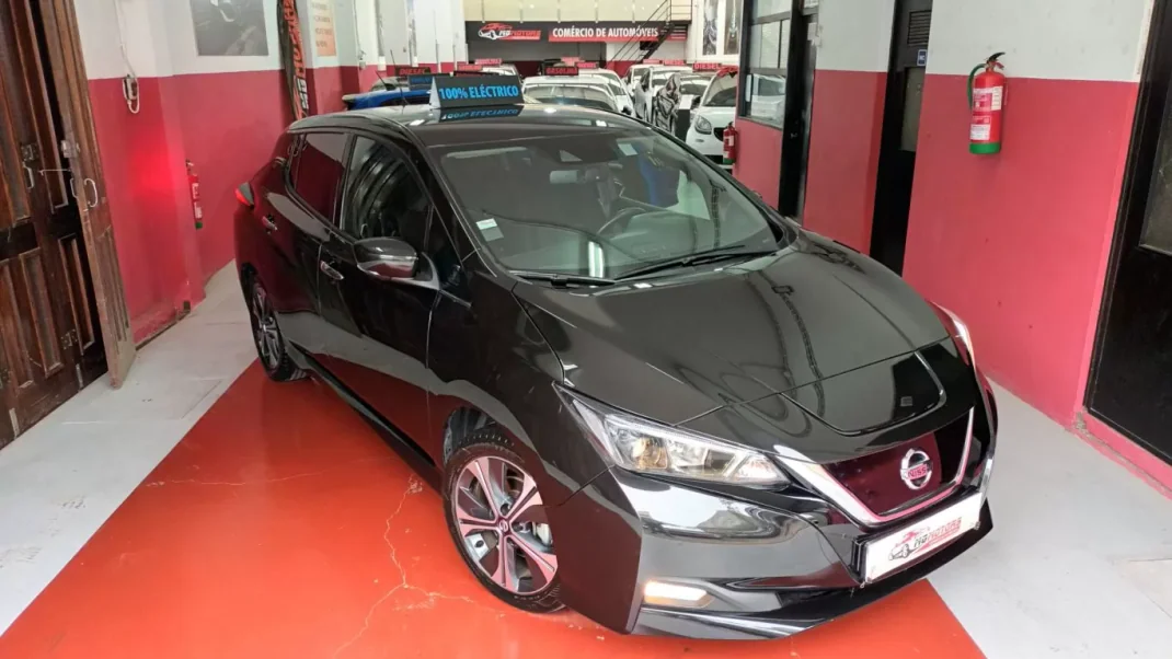 Nissan Leaf 2020 - 20500 EUR, 56131 km - AUTO.MOTO.pt - 56131km - foto 2 de 77