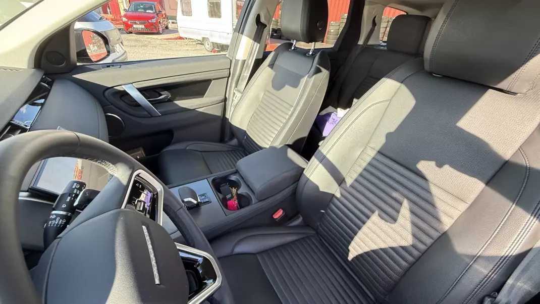 Land Rover Discovery Sport 2024 - 50200 EUR, 21000 km - AUTO.MOTO.pt - 21000km - foto 24 de 33