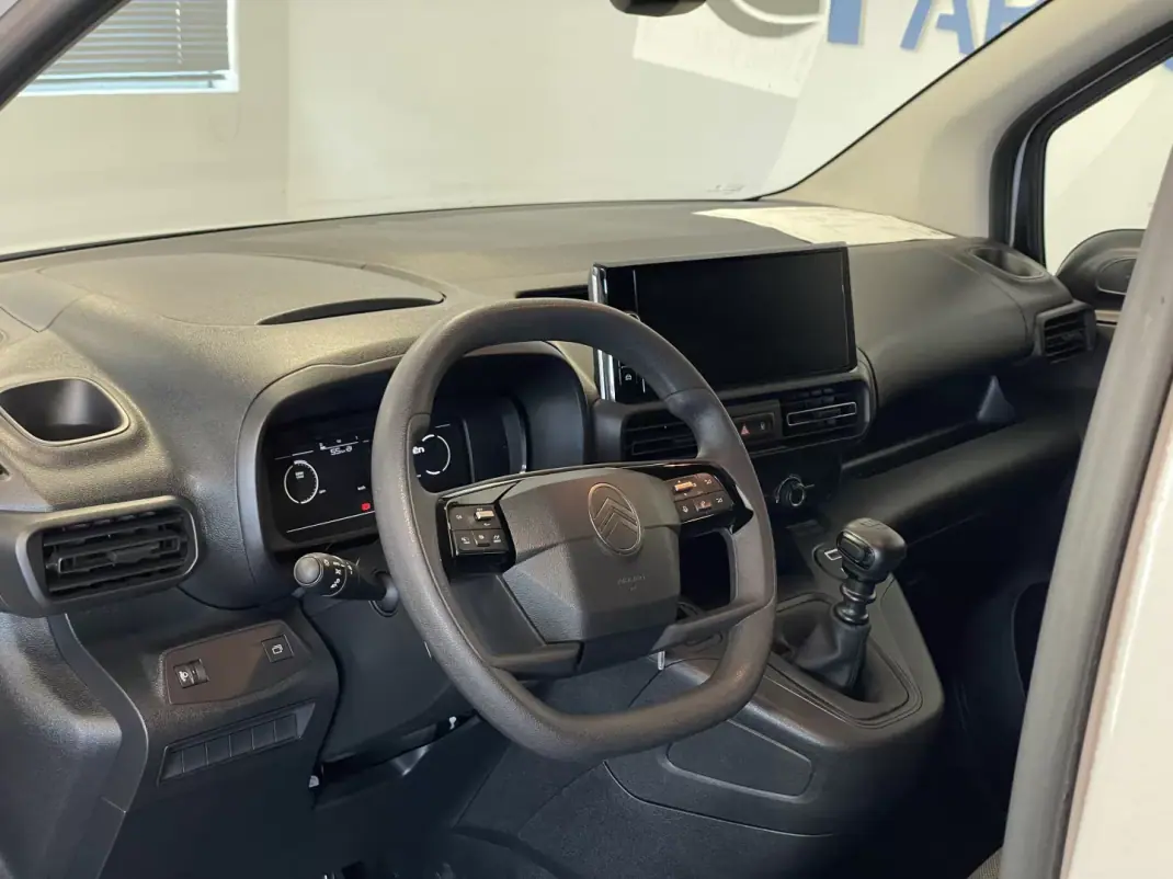 Citroën BERLINGO XL LONGA BLUEHDI 102 CV ECRÃ 3 LUG 2025 - 20990 EUR, 15876 km - AUTO.MOTO.pt - 15876km - foto 5 de 8