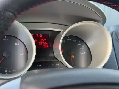 SEAT Ibiza 2009 - 8990 EUR, 135000 km - AUTO.MOTO.pt - 135000km - foto 9 de 15
