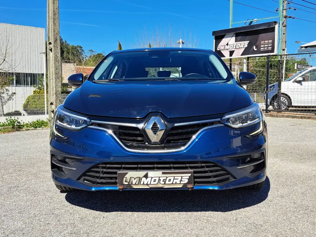 Renault Mégane 2021 - 17490 EUR, 95509 km - AUTO.MOTO.pt - 95509km - foto 3 de 46