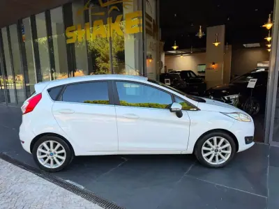 Ford Fiesta 2016 - 7450 EUR, 136079 km - AUTO.MOTO.pt - 136079km - foto 4 de 15