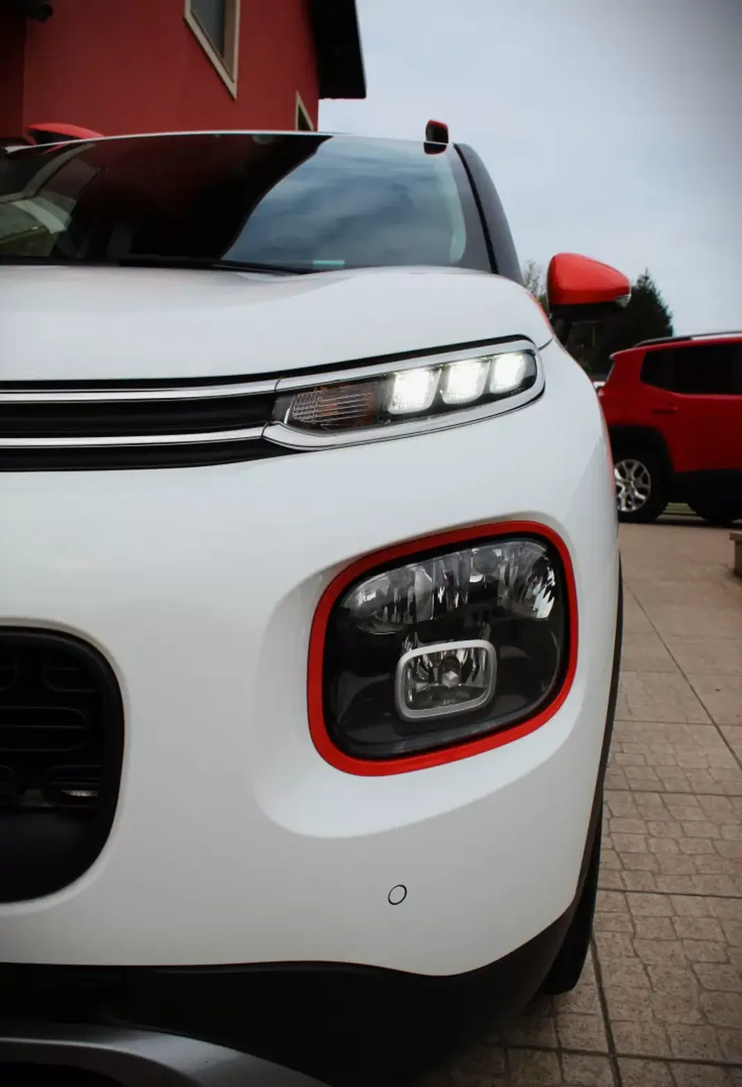 Citroën C3 Aircross 2018 - 12990 EUR, 97500 km - AUTO.MOTO.pt - 97500km - foto 3 de 36
