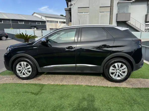 Peugeot 3008 2020 - 14900 EUR, 200000 km - AUTO.MOTO.pt - 200000km - foto 17 de 54