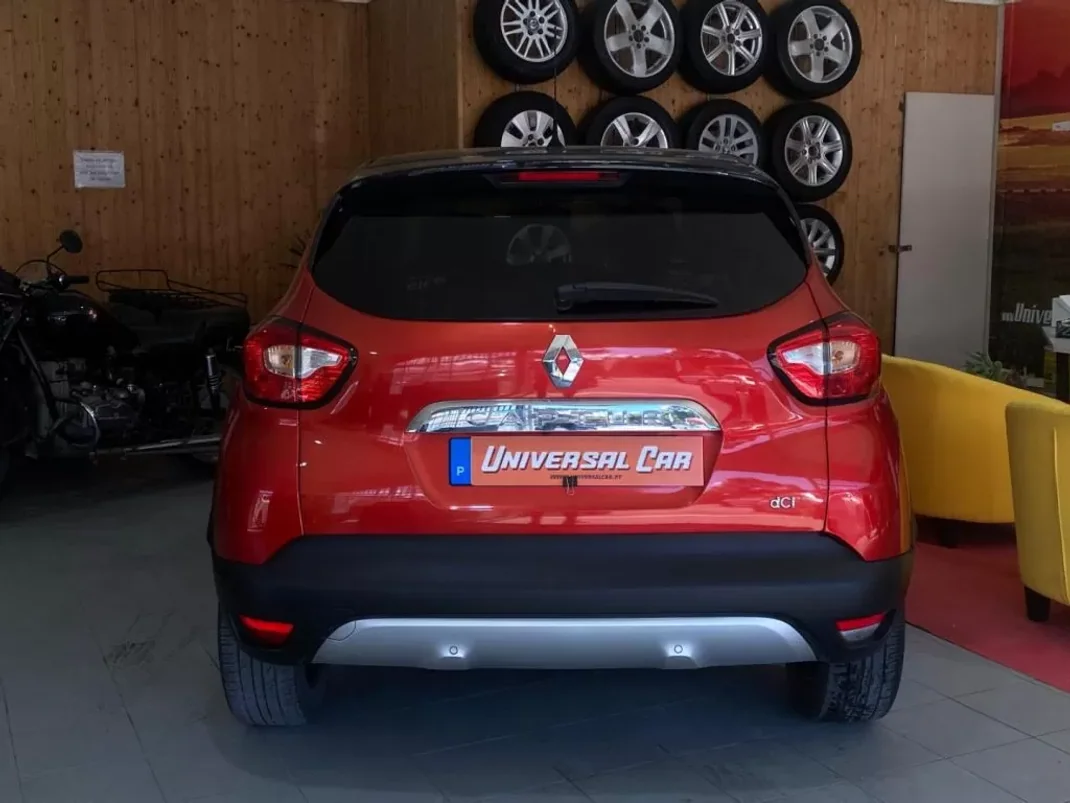 Renault Captur 2015 - 14900 EUR, 139000 km - AUTO.MOTO.pt - 139000km - foto 4 de 20