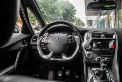 DS DS5 2015 - 8450 EUR, 237267 km - AUTO.MOTO.pt - 237267km - foto 33 de 41