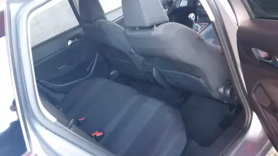 Peugeot 308 SW 2015 - 6999 EUR, 234000 km - AUTO.MOTO.pt - 234000km - foto 8 de 16