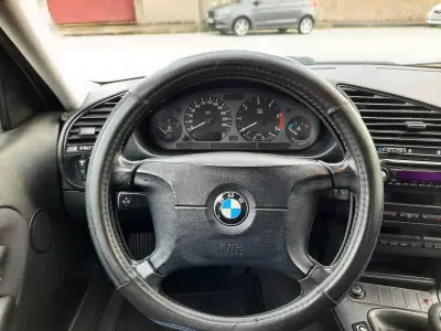 BMW 318 1997 - 3900 EUR, 197689 km - AUTO.MOTO.pt - 197689km - foto 7 de 10