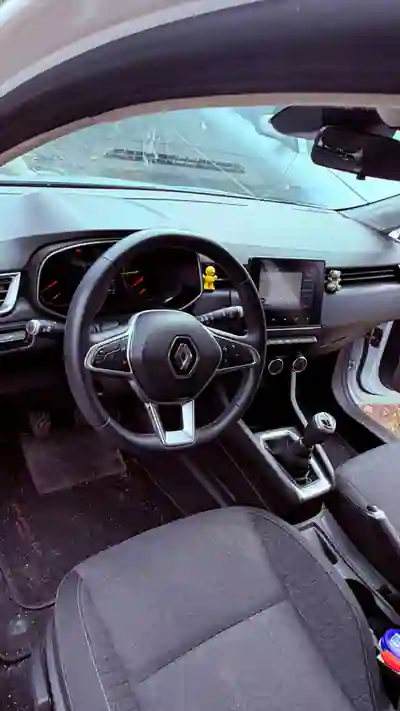 Renault Clio 2020 - 14500 EUR, 39278 km - 39278km - foto 9 de 11