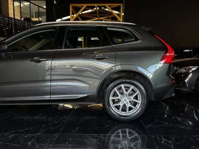 Volvo XC 60 2021 - 31990 EUR, 140750 km - AUTO.MOTO.pt - 140750km - foto 10 de 34