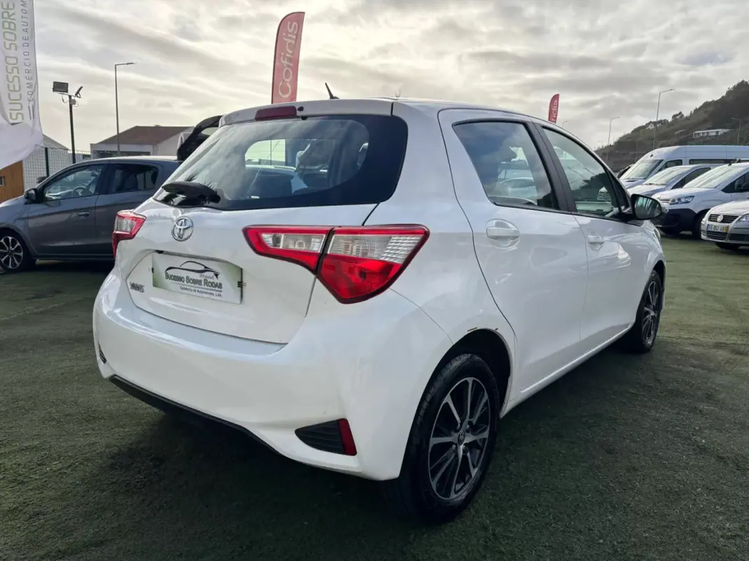 Toyota Yaris 2018 - 18490 EUR, 135785 km - AUTO.MOTO.pt - 135785km - foto 7 de 14