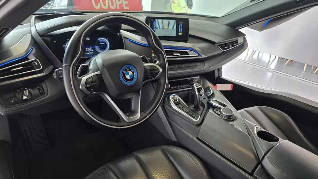 BMW i8 2015 - 62500 EUR, 132830 km - 132830km - foto 39 de 50