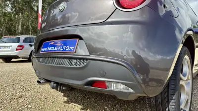 Alfa Romeo MiTo 2015 - 11600 EUR, 146000 km - AUTO.MOTO.pt - 146000km - foto 13 de 40