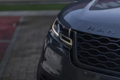 Land Rover Range Rover Velar 2017 - 39900 EUR, 175180 km - AUTO.MOTO.pt - 175180km - foto 11 de 36