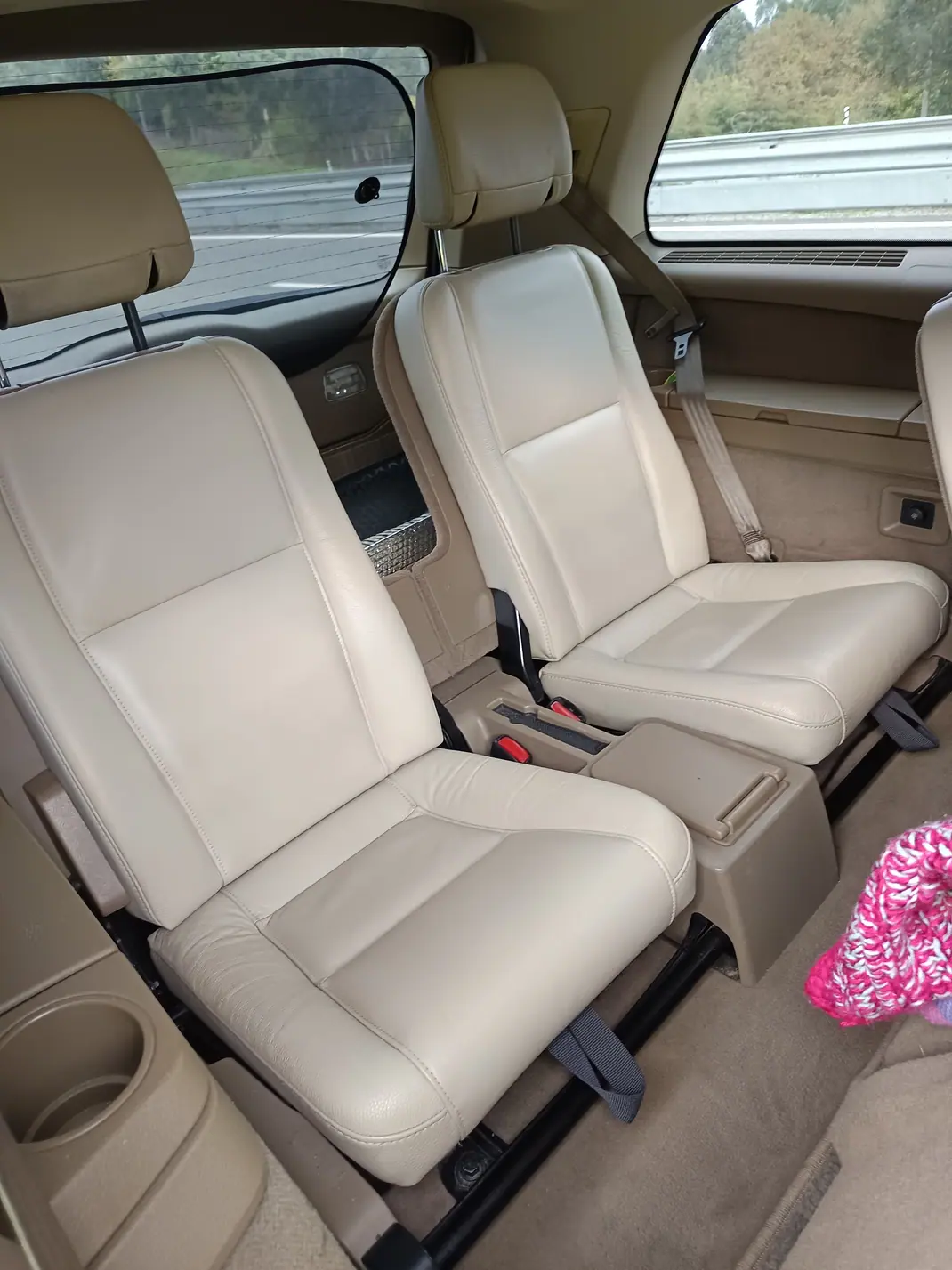 Volvo XC 90 2007 - 14000 EUR, 227500 km - AUTO.MOTO.pt - 227500km - foto 8 de 13