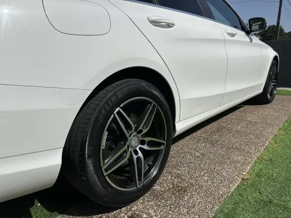 Mercedes-Benz C 180 2015 - 12900 EUR, 280000 km - AUTO.MOTO.pt - 280000km - foto 21 de 69