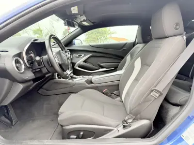 Chevrolet Camaro 2019 - 35990 EUR, 72000 km - AUTO.MOTO.pt - 72000km - foto 8 de 19
