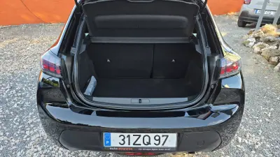 Peugeot 208 2019 - 13950 EUR, 39390 km - AUTO.MOTO.pt - 39390km - foto 18 de 19