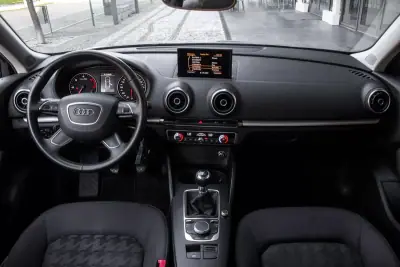 Audi A3 2013 - 12990 EUR, 250675 km - AUTO.MOTO.pt - 250675km - foto 33 de 38
