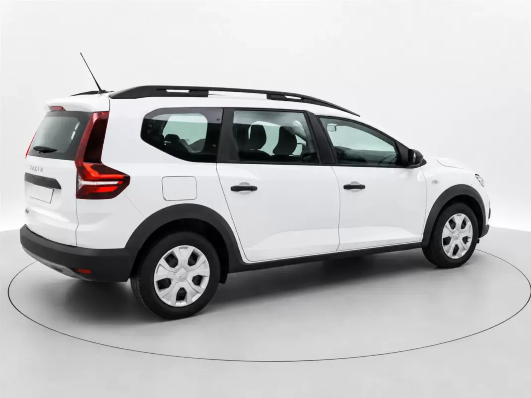 Dacia Jogger 2023 - 13999 EUR, 130000 km - AUTO.MOTO.pt - 130000km - foto 4 de 9
