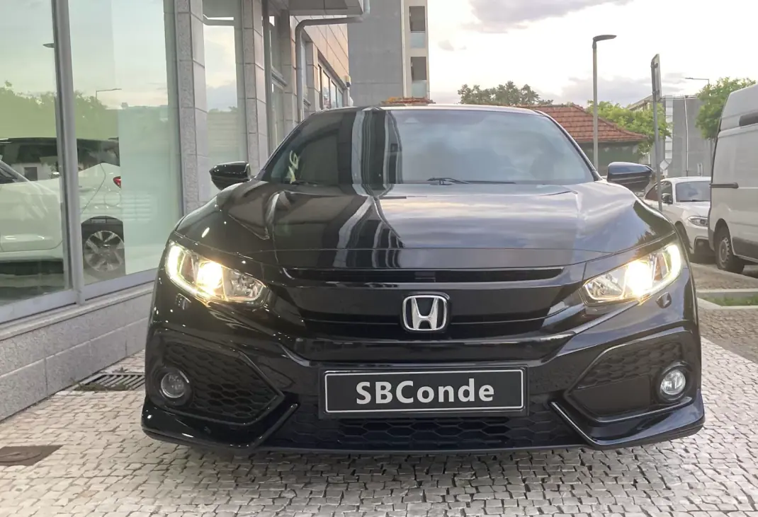 Honda Civic 2018 - 19900 EUR, 42326 km - AUTO.MOTO.pt - 42326km - foto 1 de 6