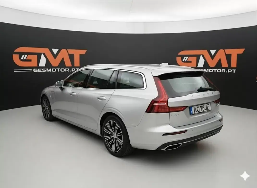 Volvo V60 2022 - 28990 EUR, 99830 km - AUTO.MOTO.pt - 99830km - foto 6 de 17