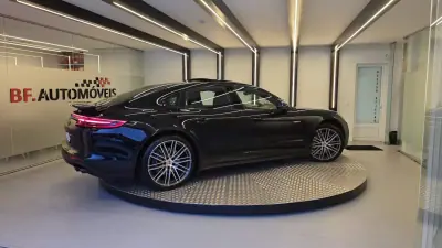 Porsche Panamera 2020 - 84500 EUR, 42501 km - AUTO.MOTO.pt - 42501km - foto 7 de 51