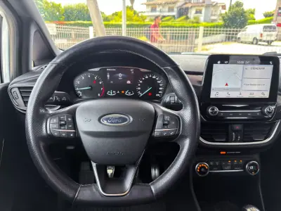 Ford Fiesta 2018 - 12500 EUR, 99424 km - AUTO.MOTO.pt - 99424km - foto 15 de 25
