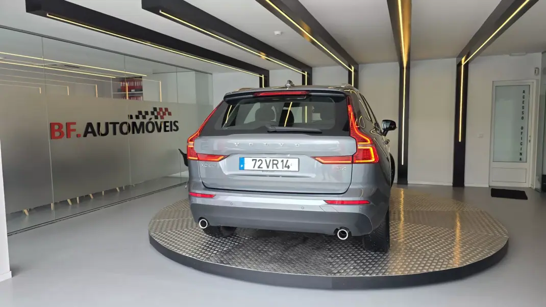 Volvo XC 60 2018 - 23500 EUR, 242396 km - AUTO.MOTO.pt - 242396km - foto 19 de 55