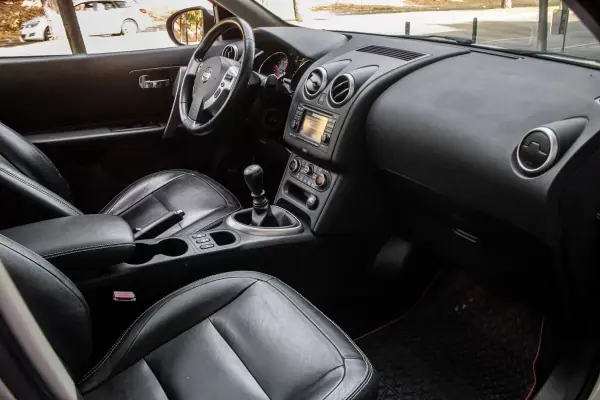 Nissan Qashqai 2013 - 9750 EUR, 168793 km - AUTO.MOTO.pt - 168793km - foto 24 de 32