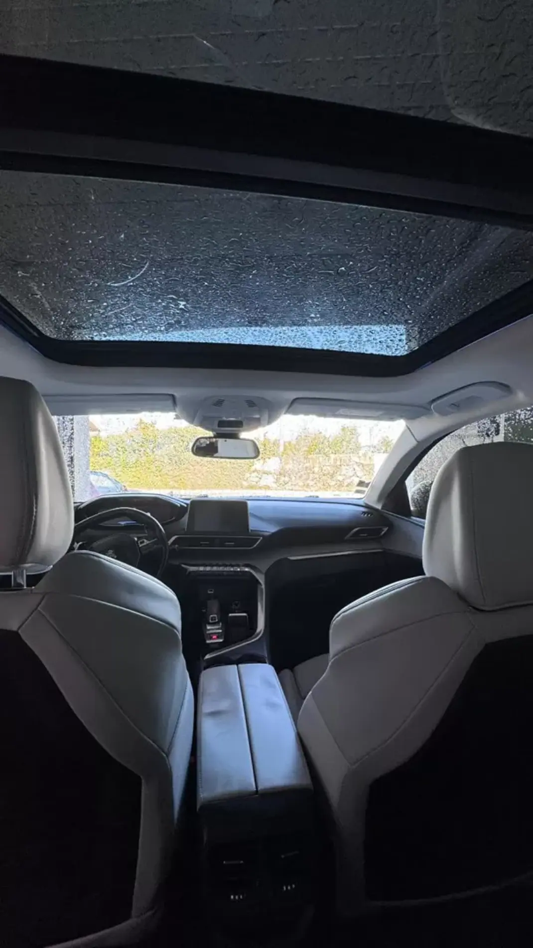 Peugeot 3008 2018 - 18900 EUR, 115000 km - AUTO.MOTO.pt - 115000km - foto 34 de 46
