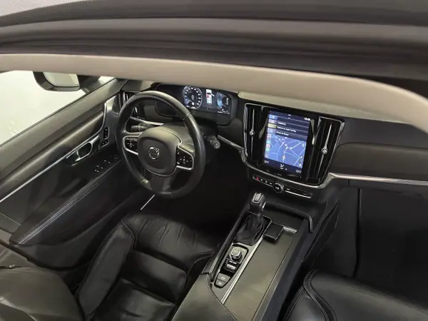 Volvo V90 Cross Country 2017 - 23500 EUR, 213000 km - AUTO.MOTO.pt - 213000km - foto 17 de 44