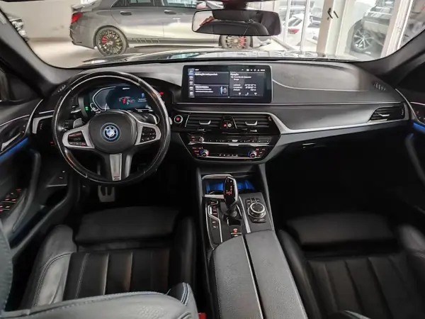 BMW 530e 2022 - 35650 EUR, 99990 km - AUTO.MOTO.pt - 99990km - foto 36 de 37