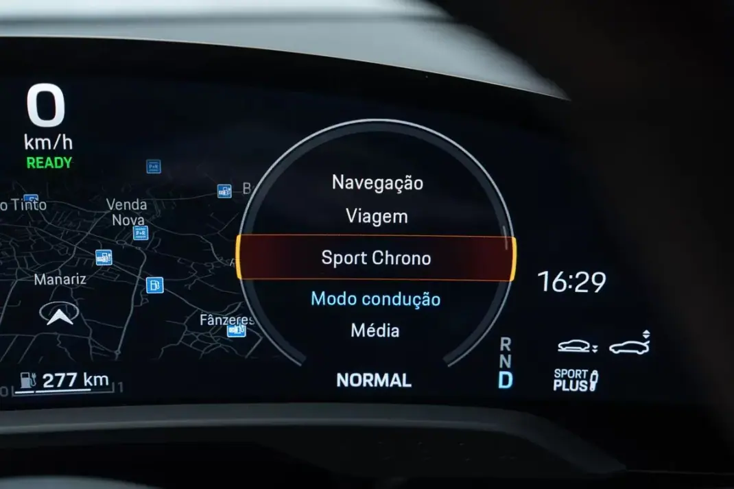 Porsche Taycan 2024 - 84950 EUR, 8000 km - AUTO.MOTO.pt - 8000km - foto 34 de 58