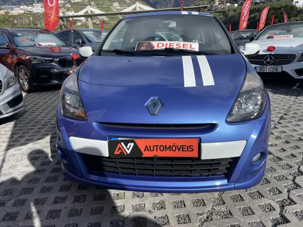 Renault Clio 2011 - 8750 EUR, 227156 km - AUTO.MOTO.pt - 227156km - foto 2 de 13