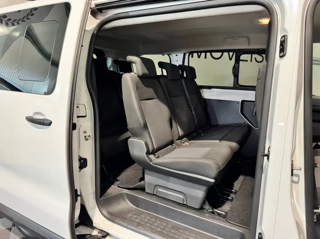 Opel Vivaro 2022 - 32900 EUR, 20415 km - 20415km - foto 33 de 50