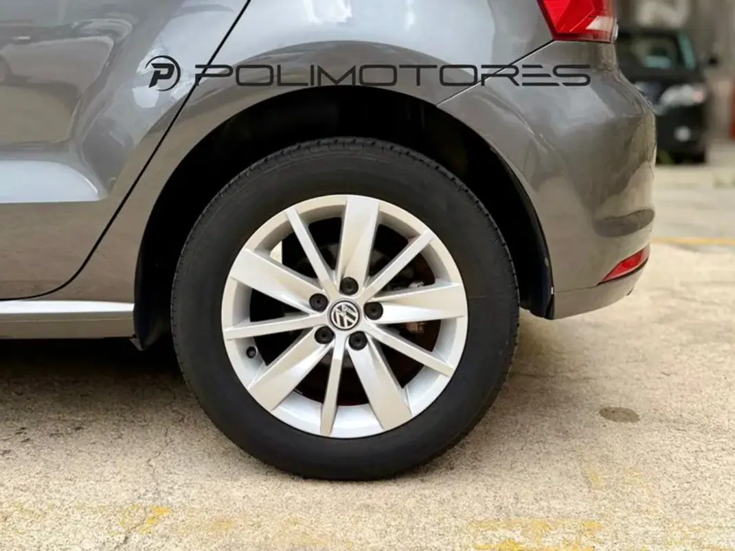 Volkswagen Polo 2017 - 13750 EUR, 50010 km - 50010km - foto 14 de 16