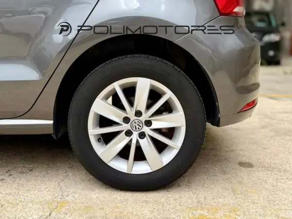 Volkswagen Polo 2017 - 13750 EUR, 50010 km - AUTO.MOTO.pt - 50010km - foto 14 de 16