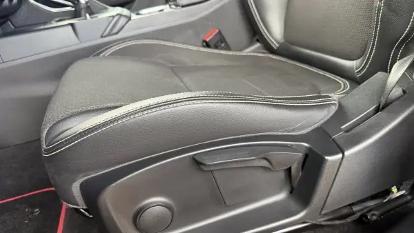 Jaguar E-Pace 2019 - 24500 EUR, 164000 km - AUTO.MOTO.pt - 164000km - foto 22 de 64