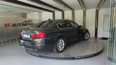 BMW 520 2011 - 10900 EUR, 370543 km - AUTO.MOTO.pt - 370543km - foto 18 de 54